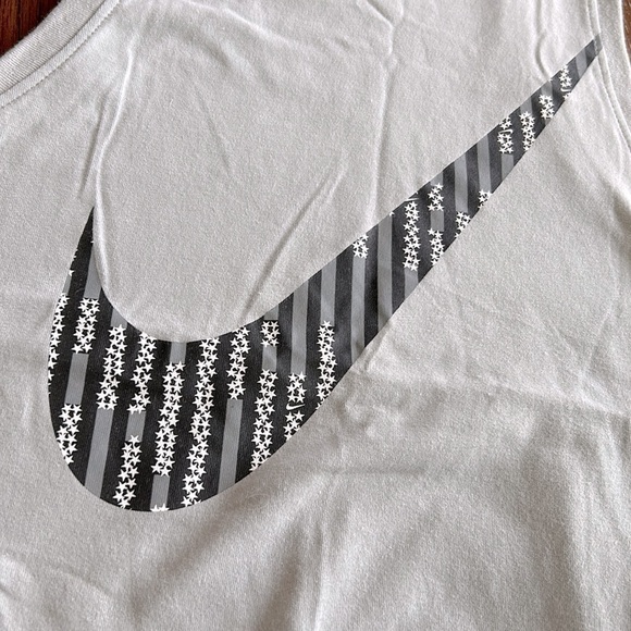 Nike DRI-FIT Swoosh Tank | SIZE XS - Picture 3 of 6